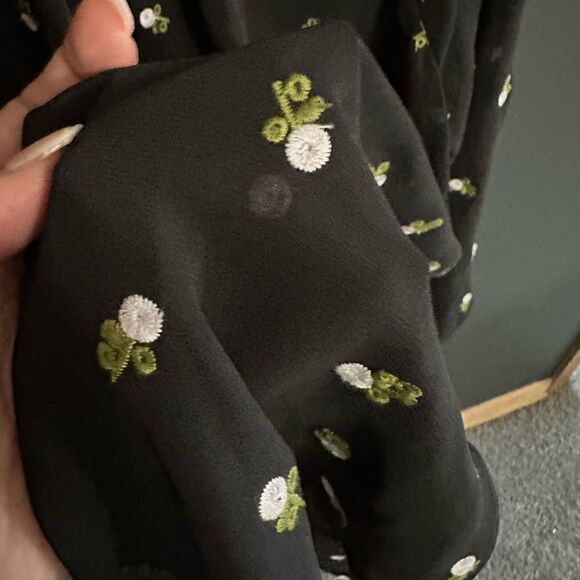 CAbi Sheer Black Floral Embroidered Blouse Top Style 5338 Women’s Size S… - Picture 12 of 13